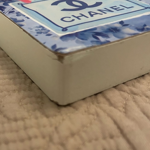 CHANEL Bottle Shaped Art - Picture 5 of 9